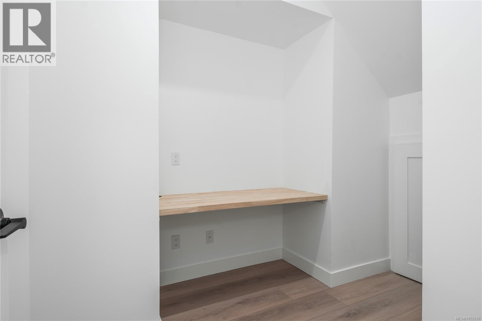 65 Barlow Rd - 38