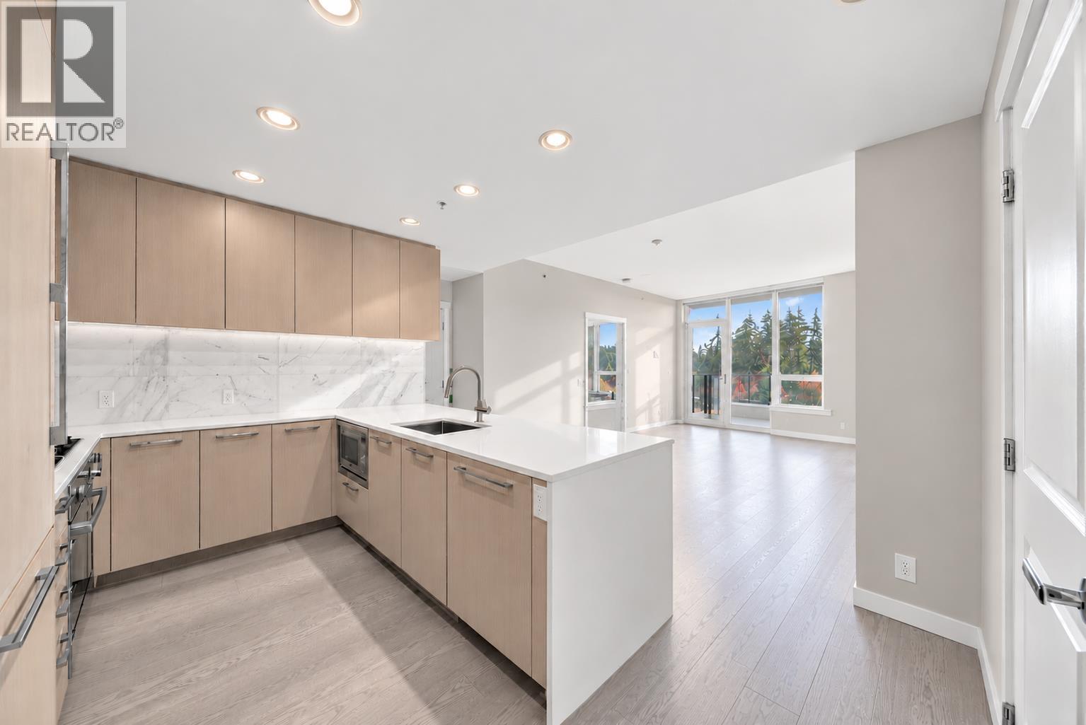 Photo of 528 3563 ROSS DRIVE 24