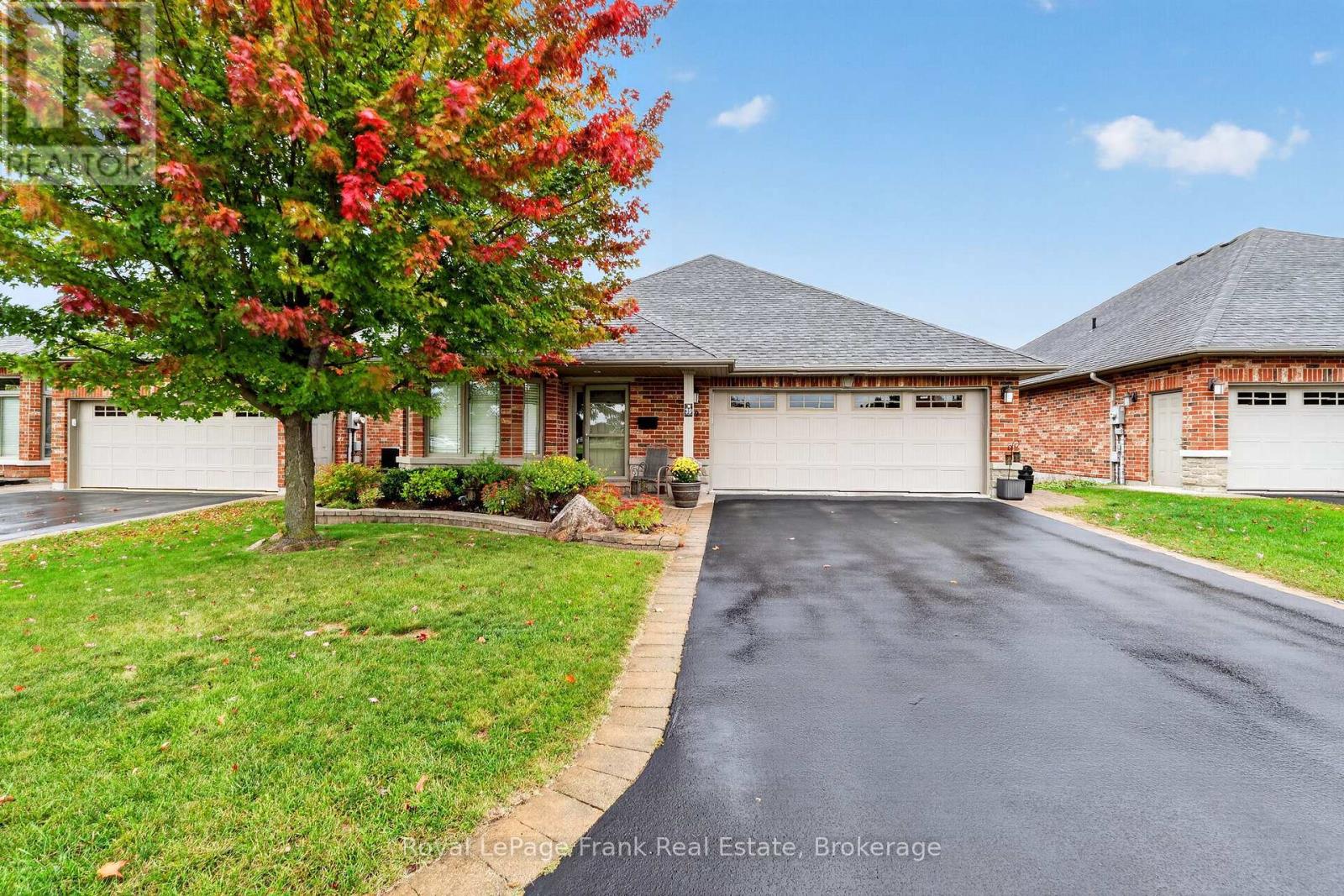 39 Green Arbour Way, Kawartha Lakes, ON photo 2