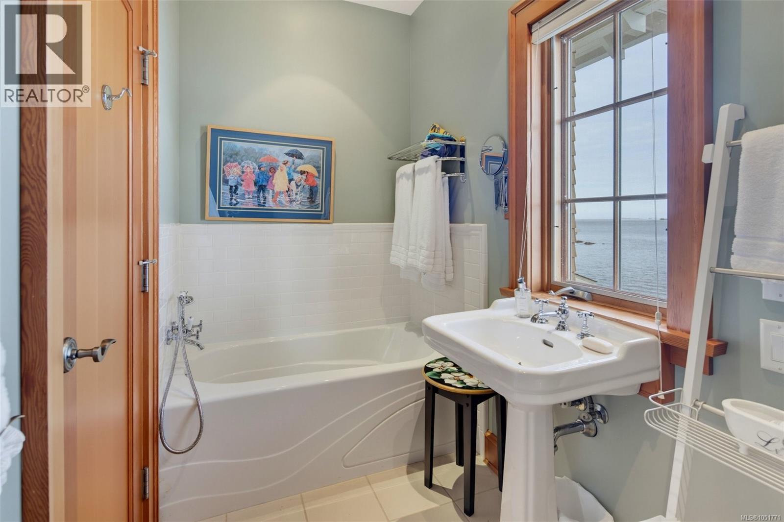  10487 Allbay Road, Sidney