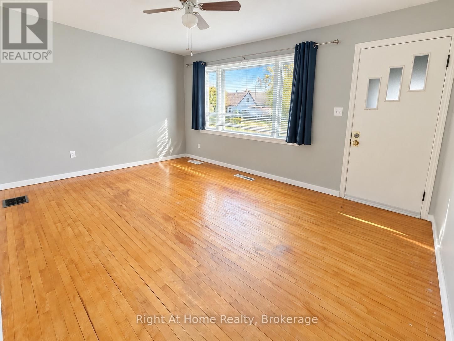 145 KENOGAMI AVENUE S - 12