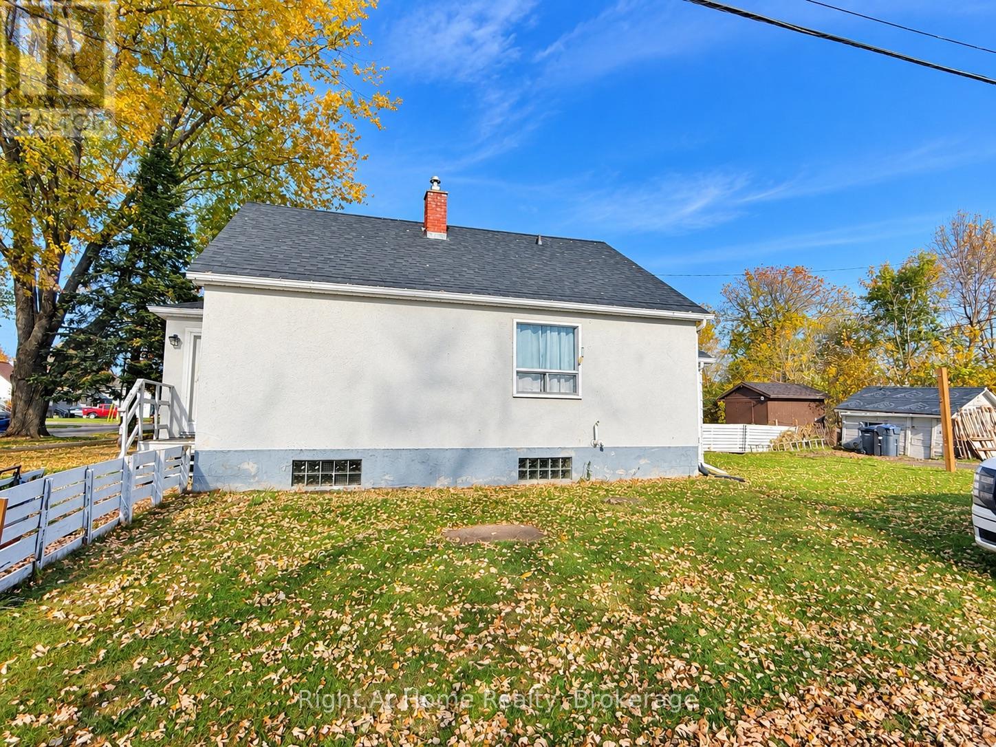 145 KENOGAMI AVENUE S - 2