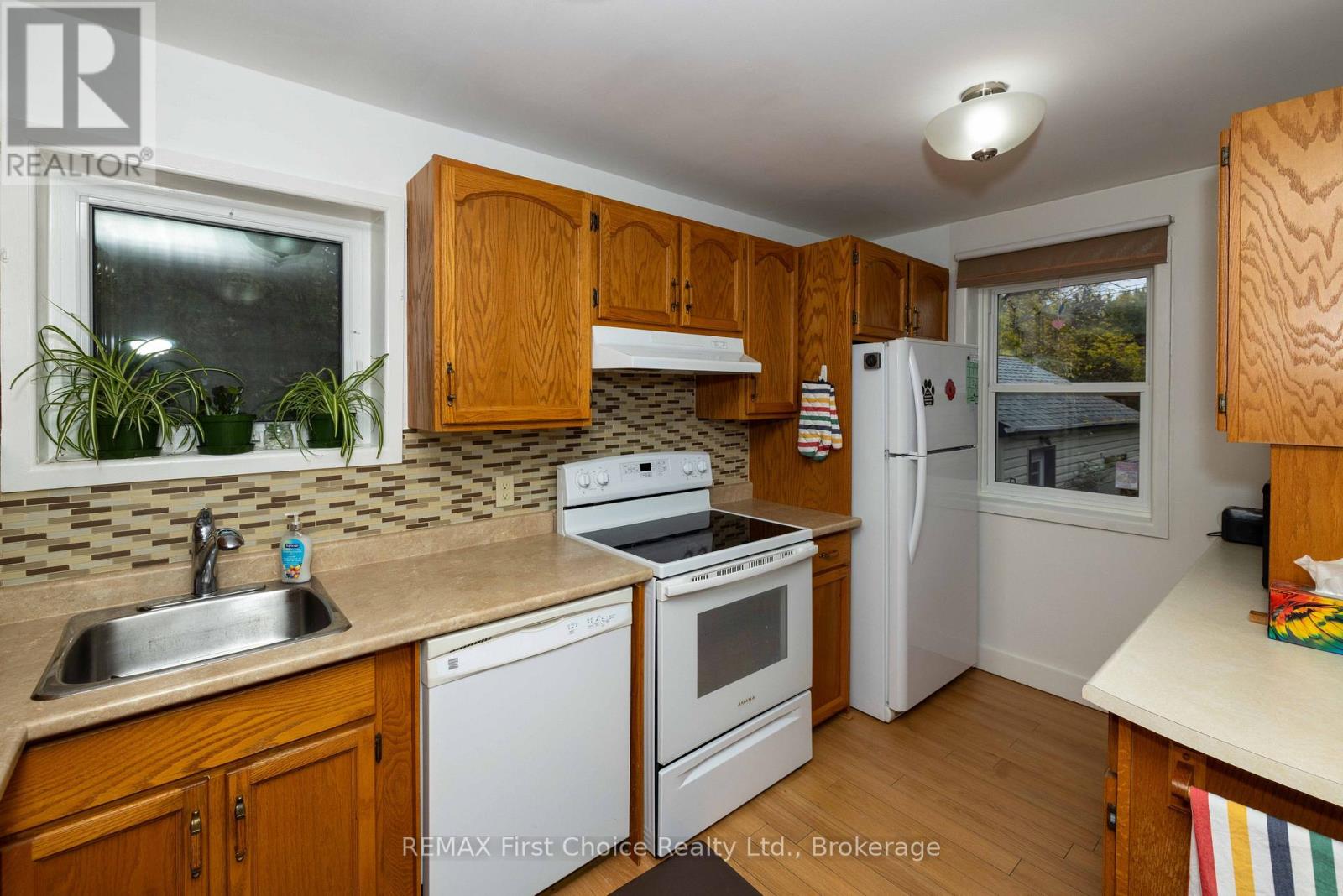226 BALMORAL STREET - 4