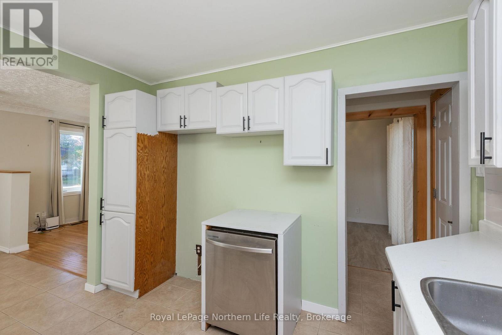 124 VINCENT AVENUE - 17