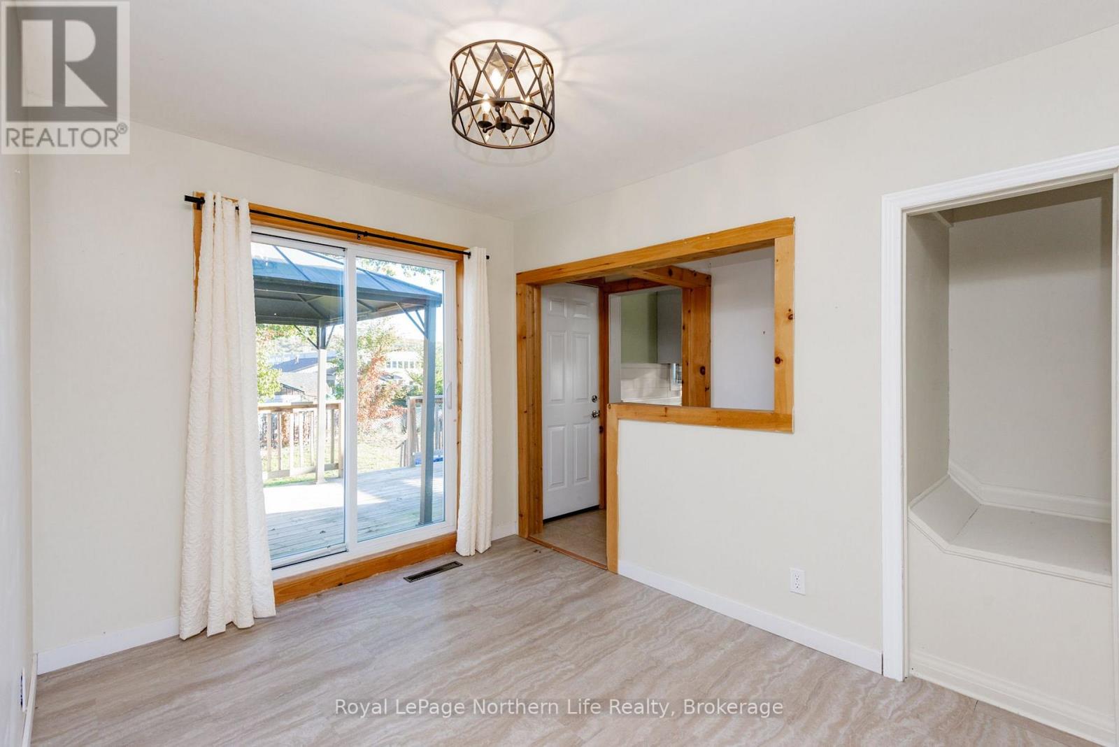 124 VINCENT AVENUE - 20