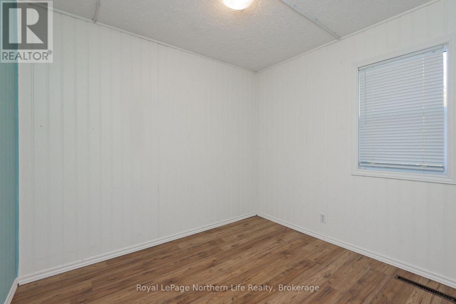 124 VINCENT AVENUE - 24