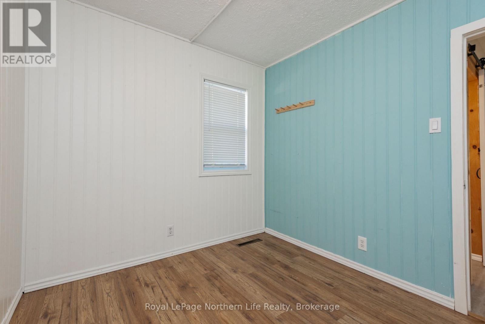 124 VINCENT AVENUE - 25