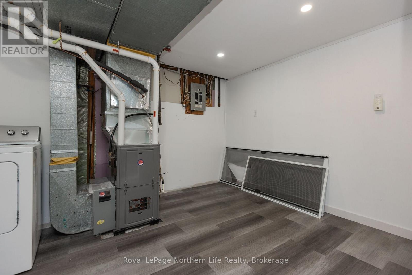 124 VINCENT AVENUE - 30