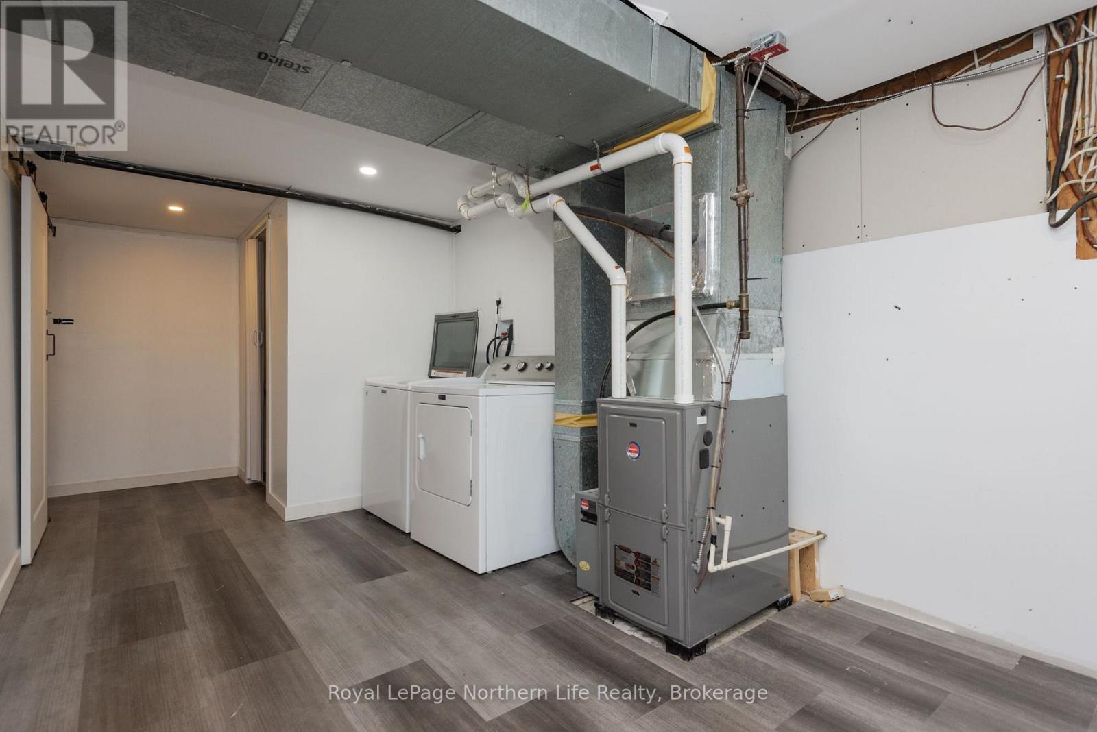 124 VINCENT AVENUE - 31