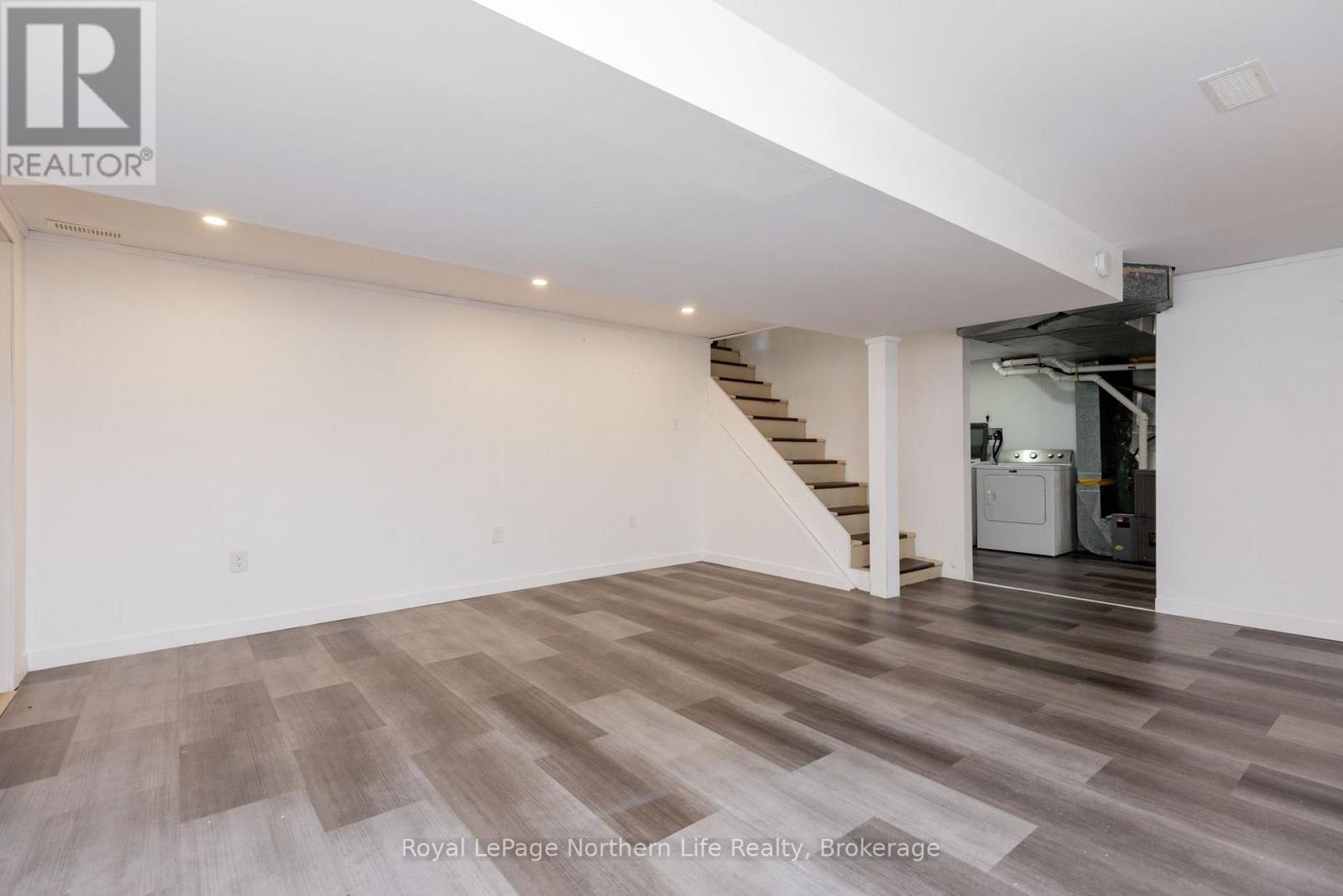124 VINCENT AVENUE - 38