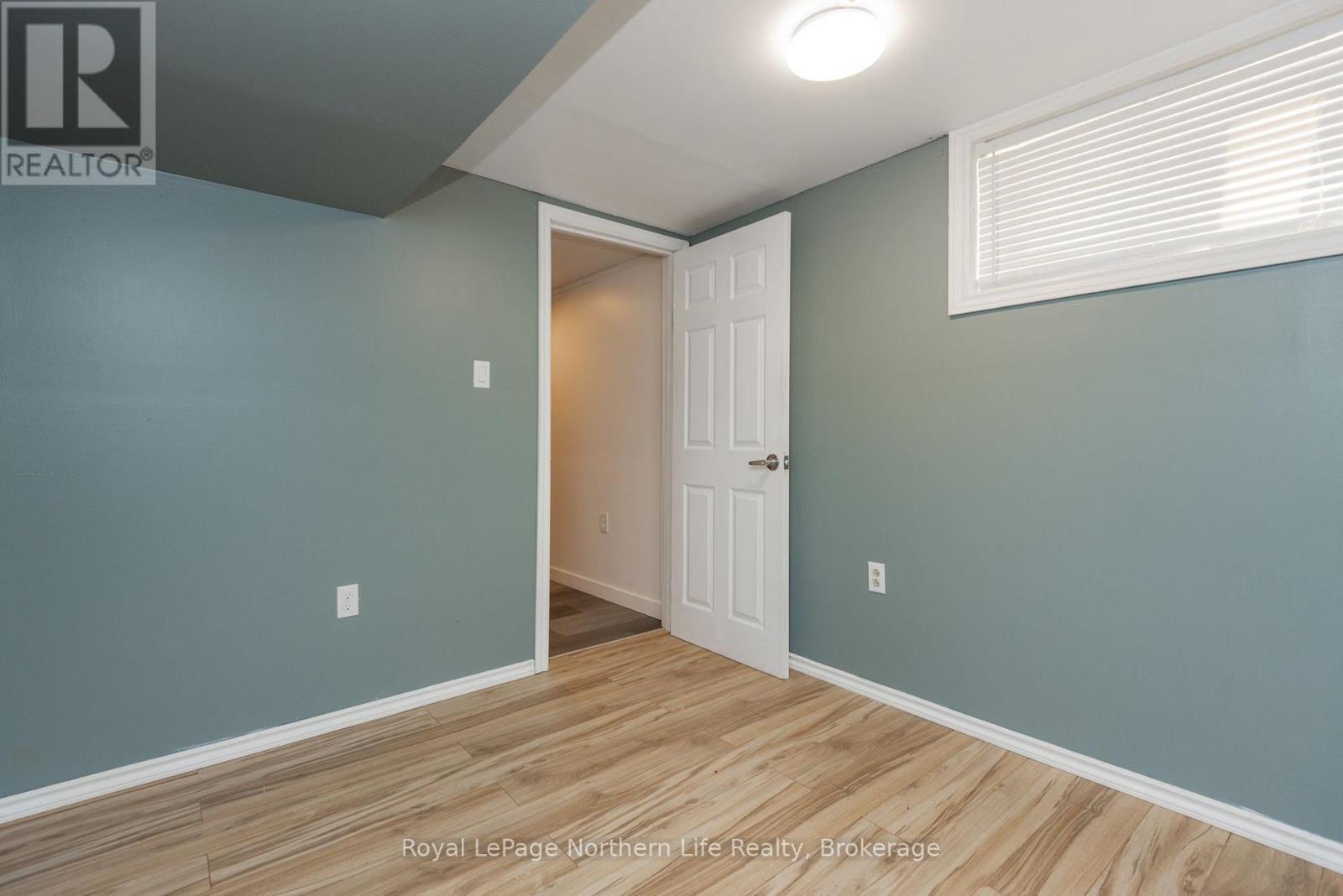 124 VINCENT AVENUE - 41