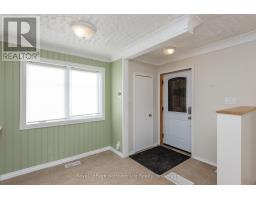 Bedroom 2 - 124 Vincent Avenue, North Bay, ON P1B7K5 Photo 7
