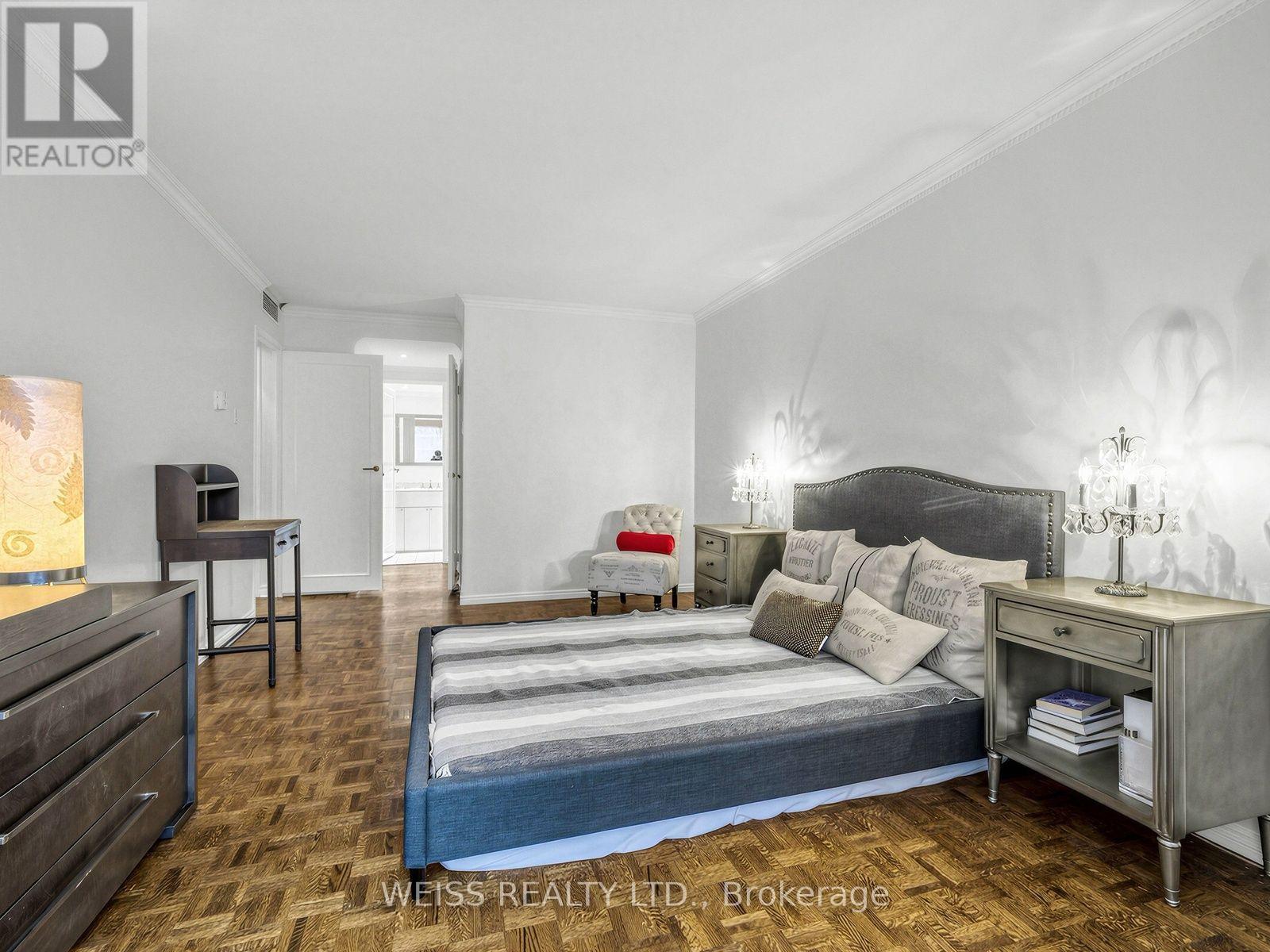 903- 63 St. Clair Avenue West, Toronto, ON photo 16