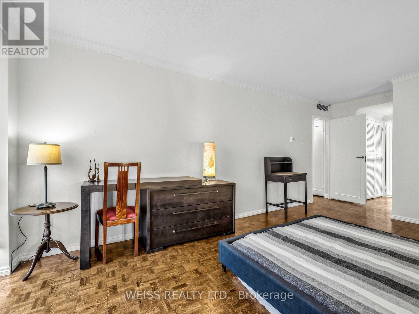 903- 63 St. Clair Avenue West, Toronto, ON photo 17
