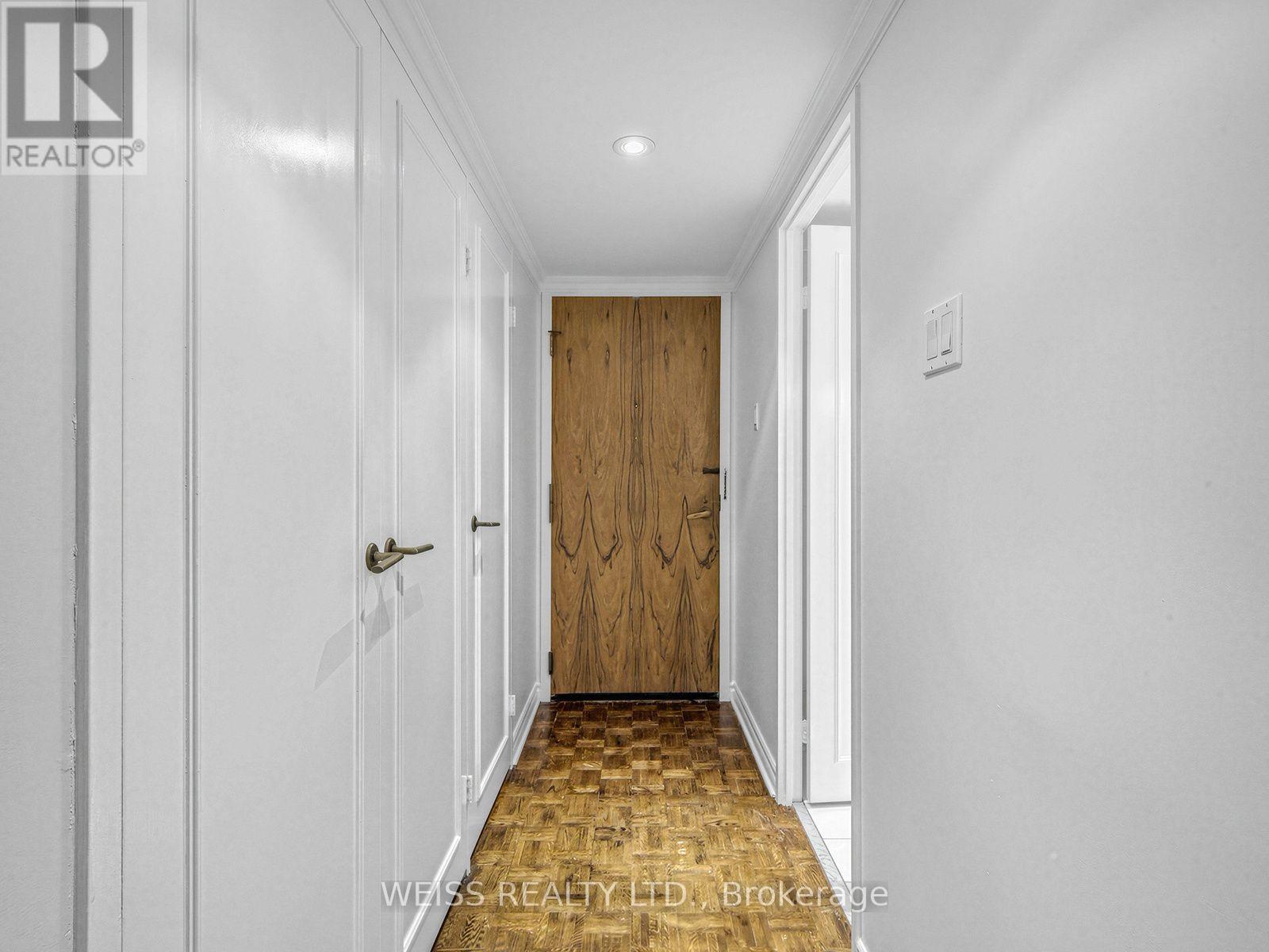903- 63 St. Clair Avenue West, Toronto, ON photo 5