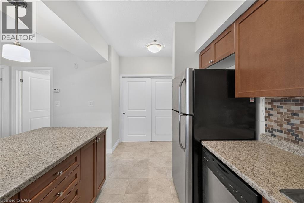 170 ROCKHAVEN Lane Unit# 207, Waterdown — photo 3