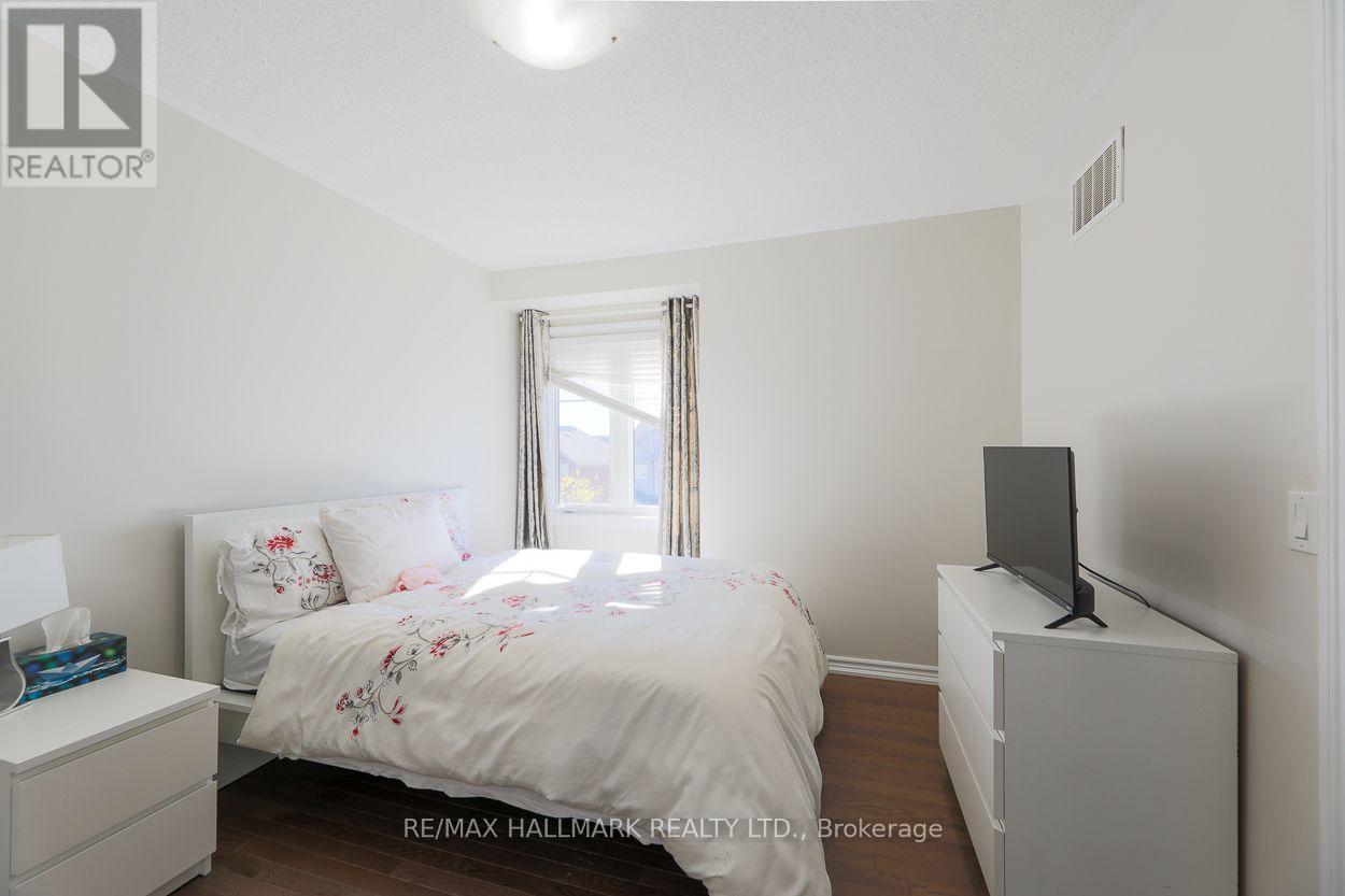 60 Nearco Crescent, Oshawa, ON photo 8