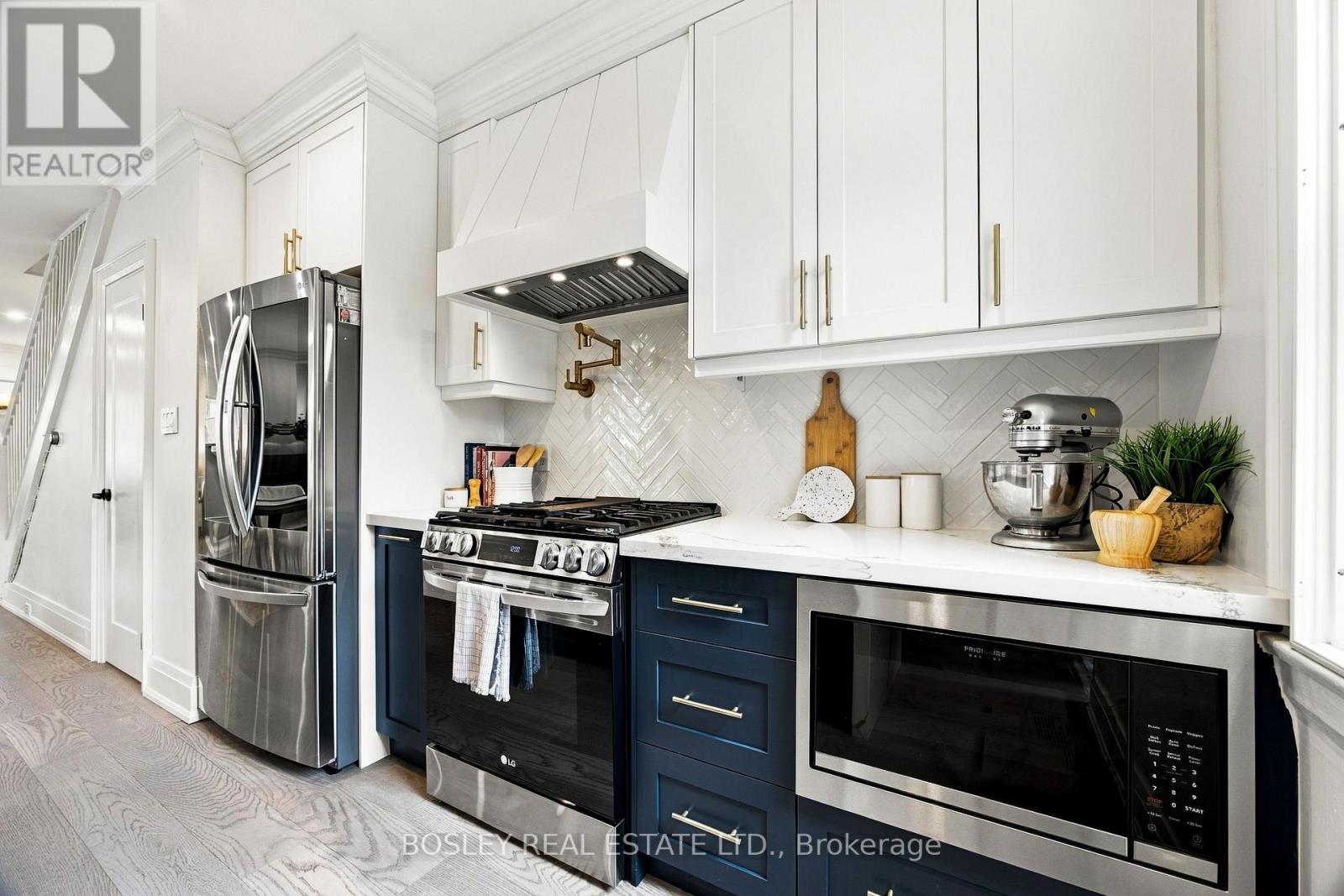 114 West Lynn Avenue, Toronto, ON photo 19