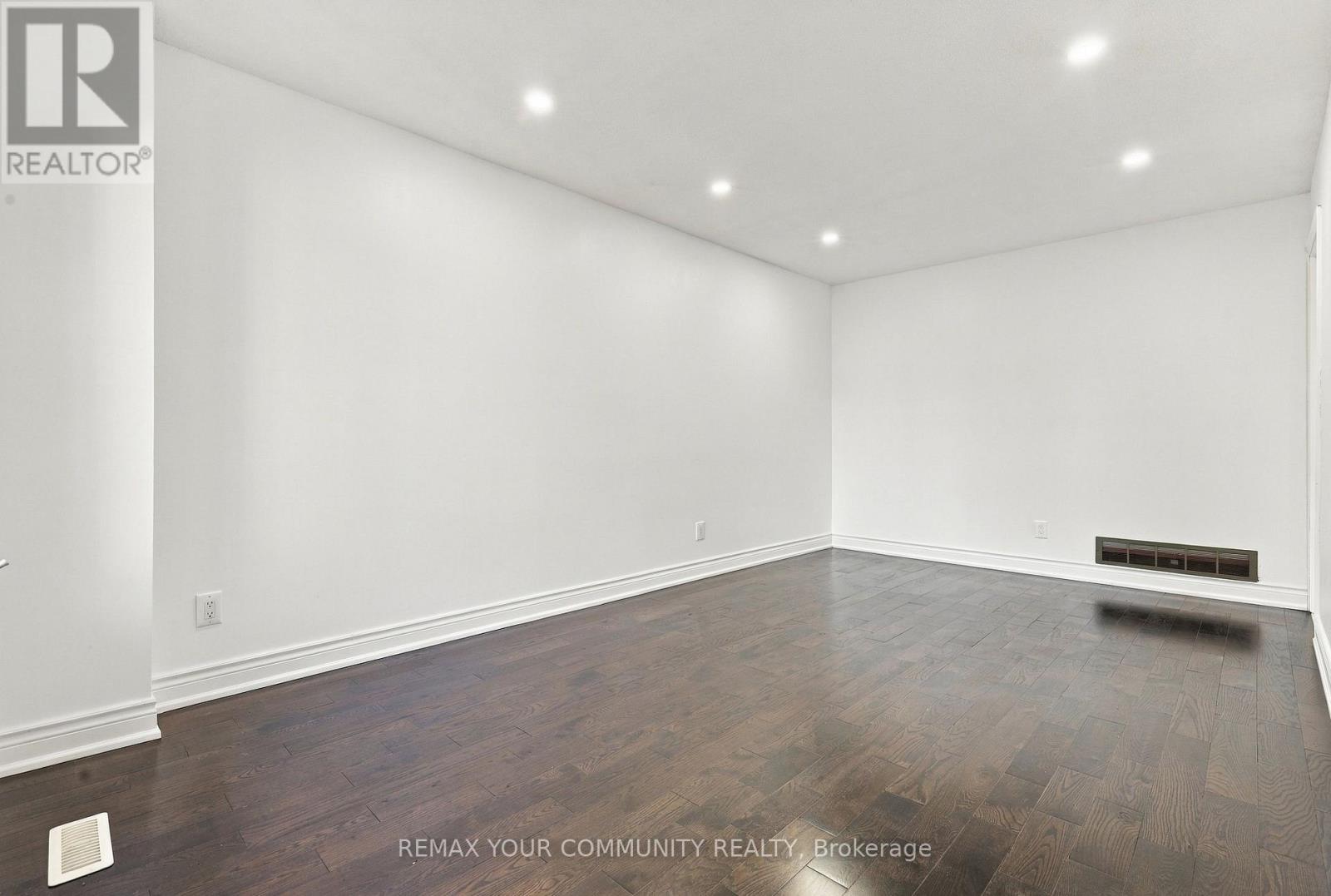205 Hupfield Trail, Toronto, ON photo 10