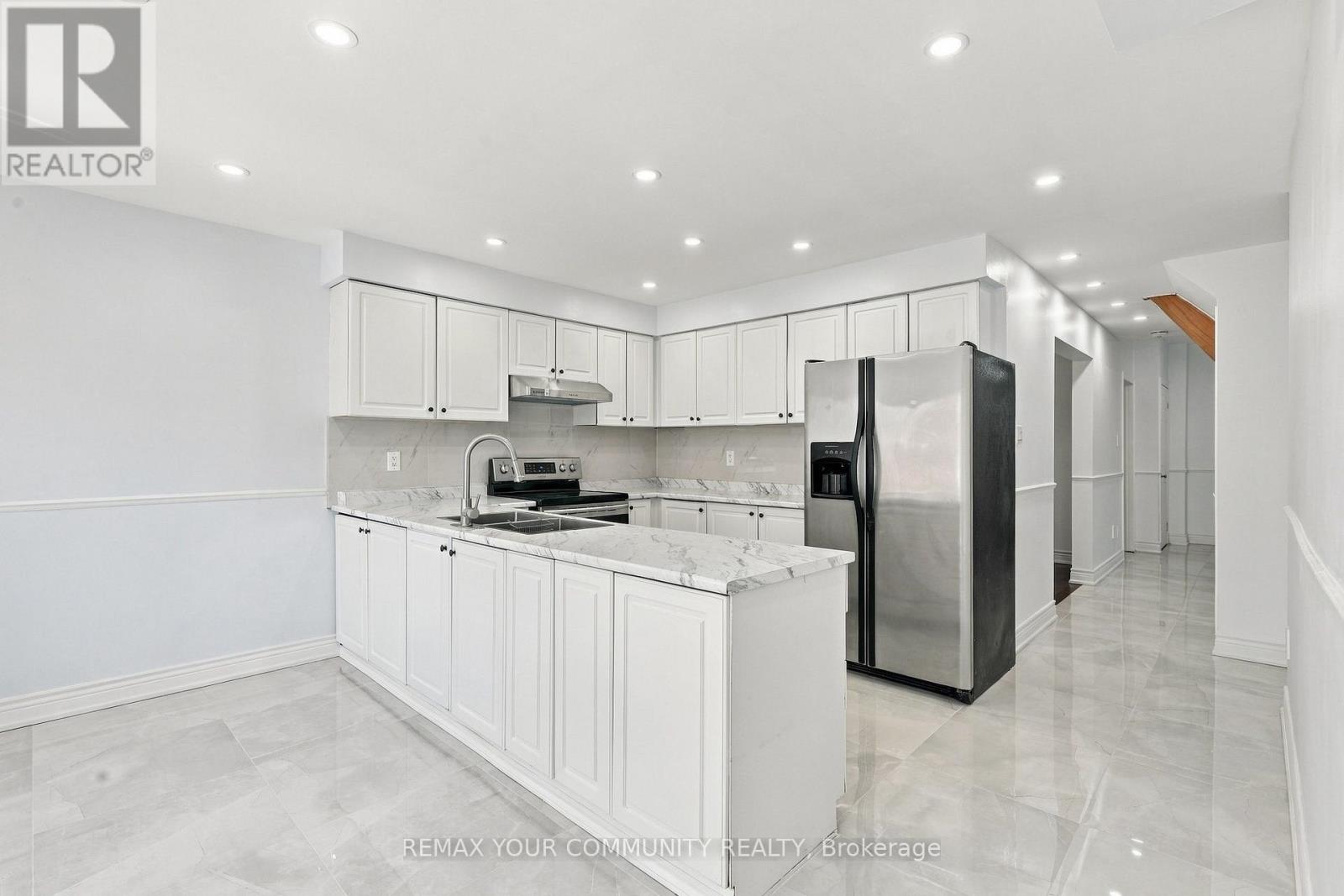 205 Hupfield Trail, Toronto, ON photo 14