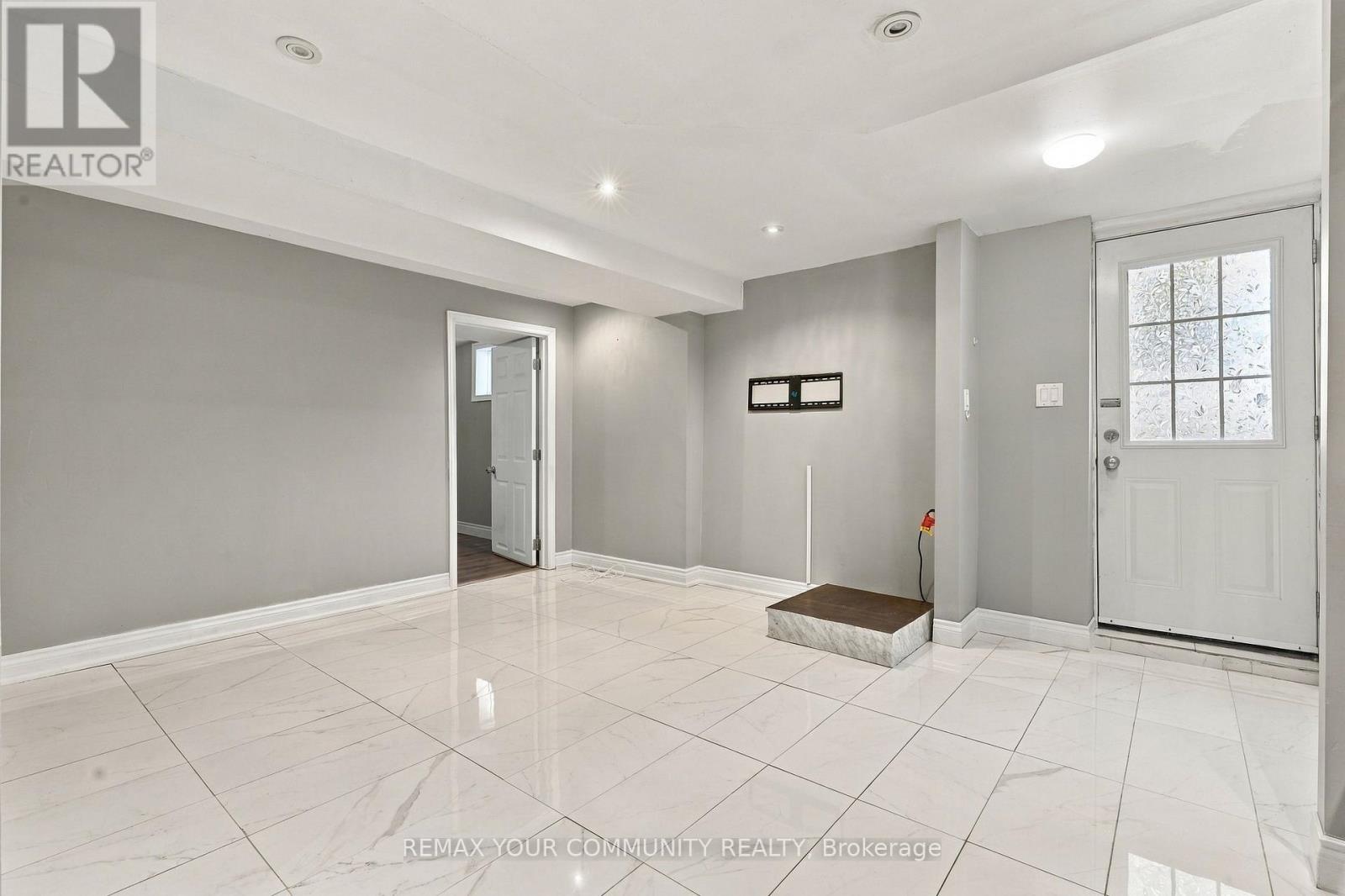 205 Hupfield Trail, Toronto, ON photo 39