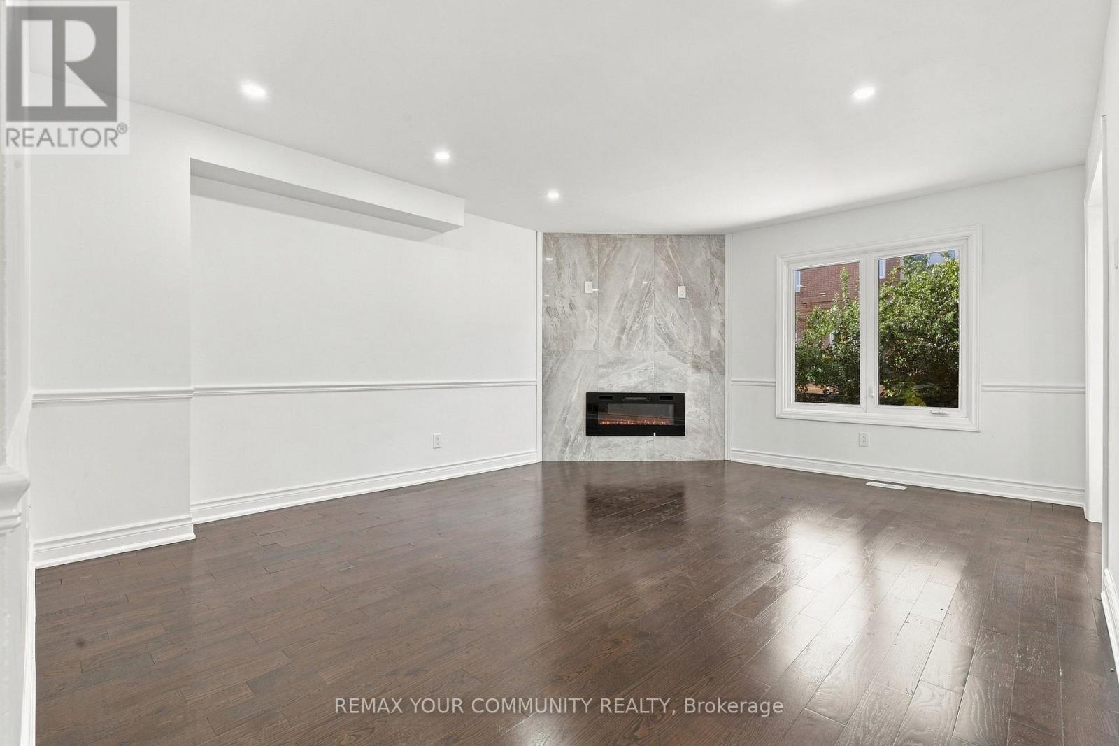 205 Hupfield Trail, Toronto, ON photo 5