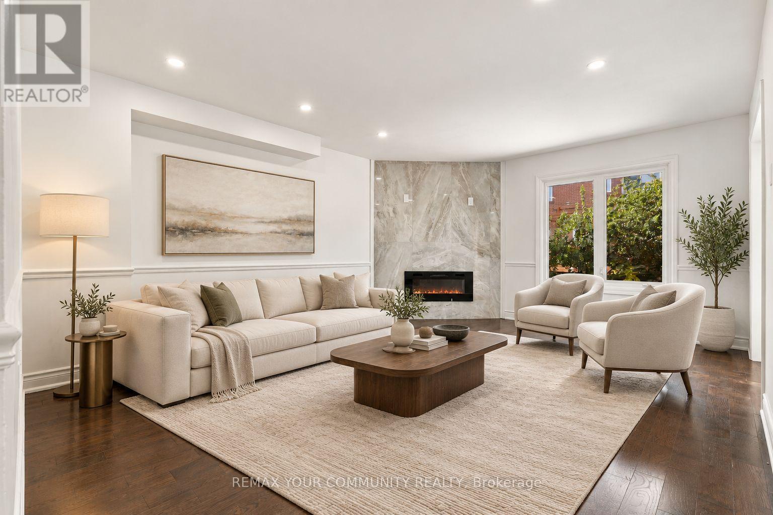 205 Hupfield Trail, Toronto, ON photo 3