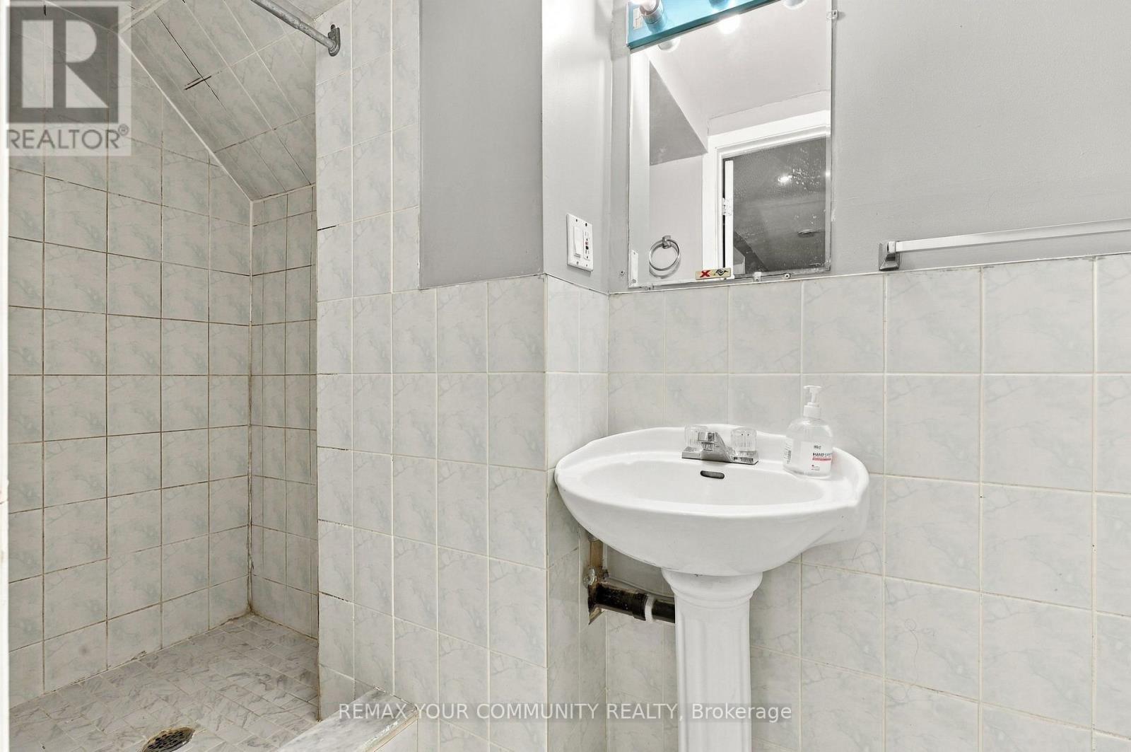 205 Hupfield Trail, Toronto, ON photo 33