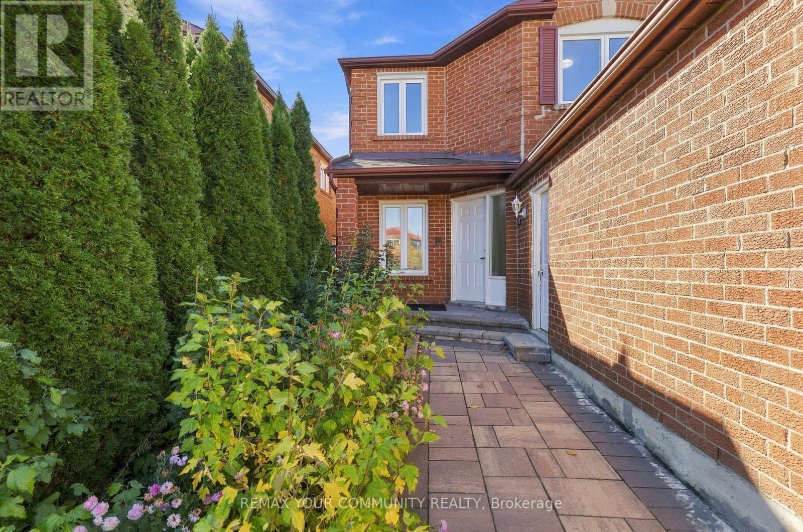 205 Hupfield Trail, Toronto, ON photo 45