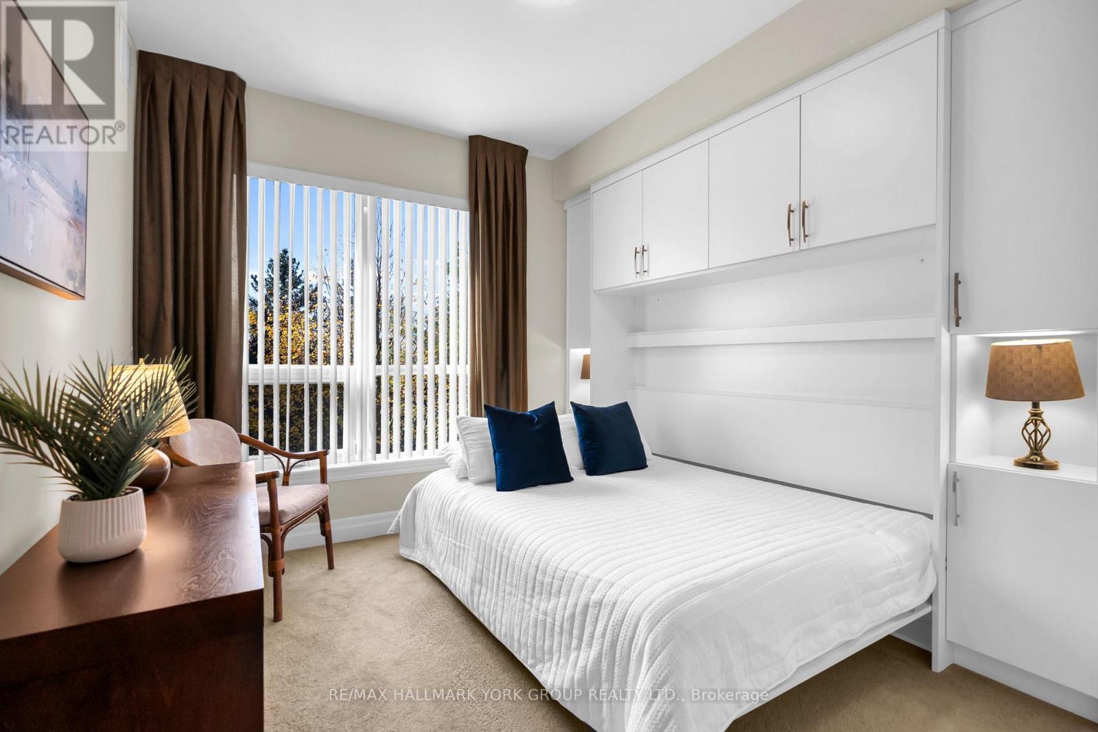 212- 180 John West Way, Aurora, ON photo 12