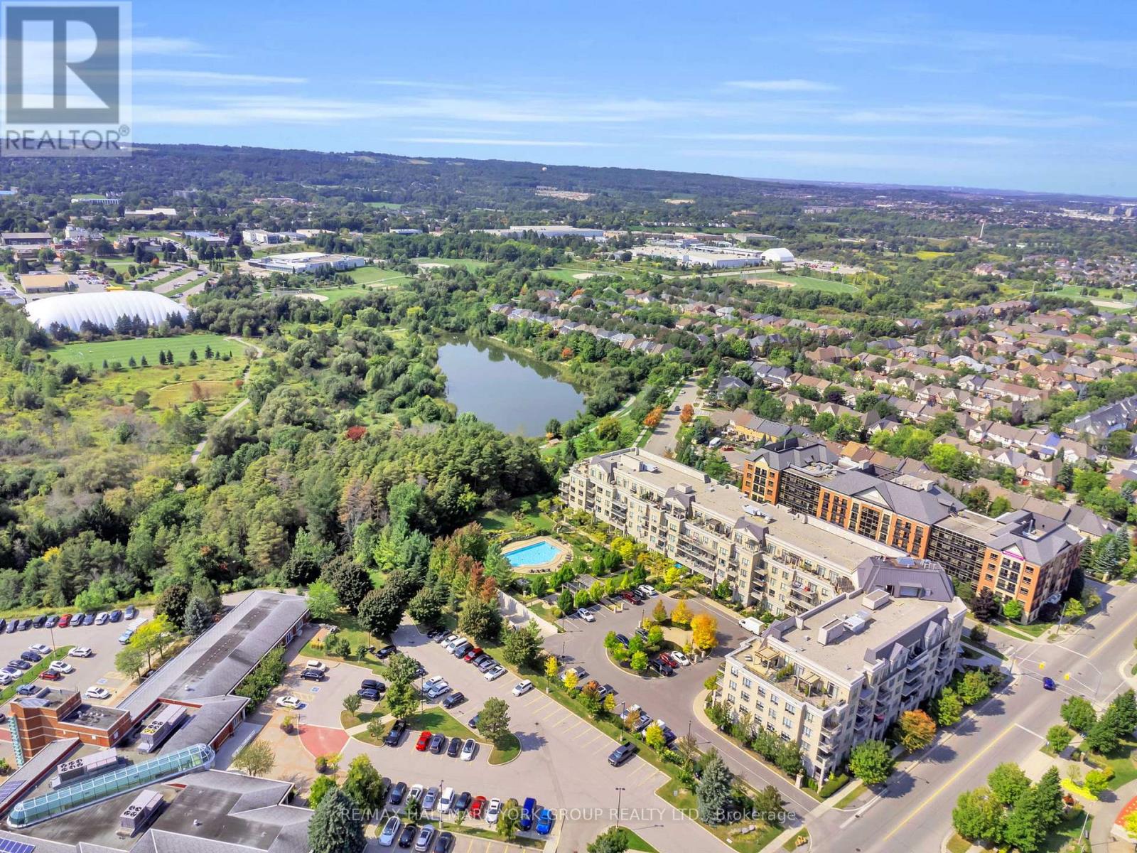 212- 180 John West Way, Aurora, ON photo 2