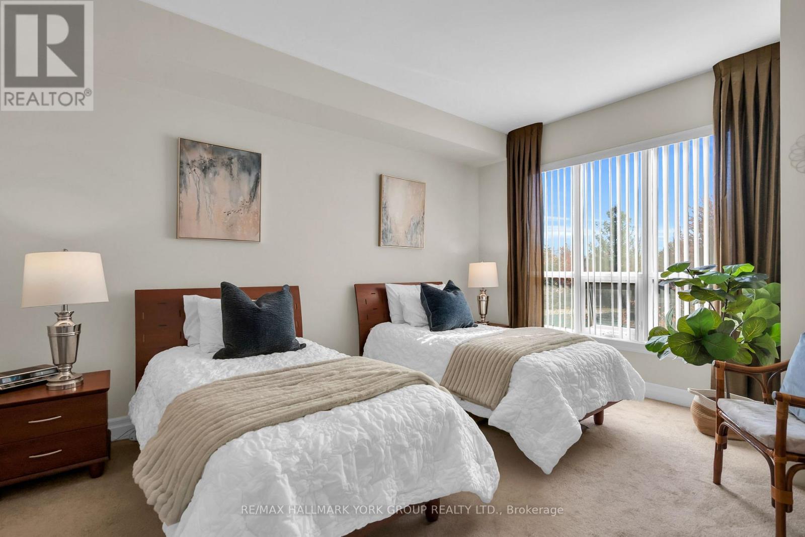 212- 180 John West Way, Aurora, ON photo 32