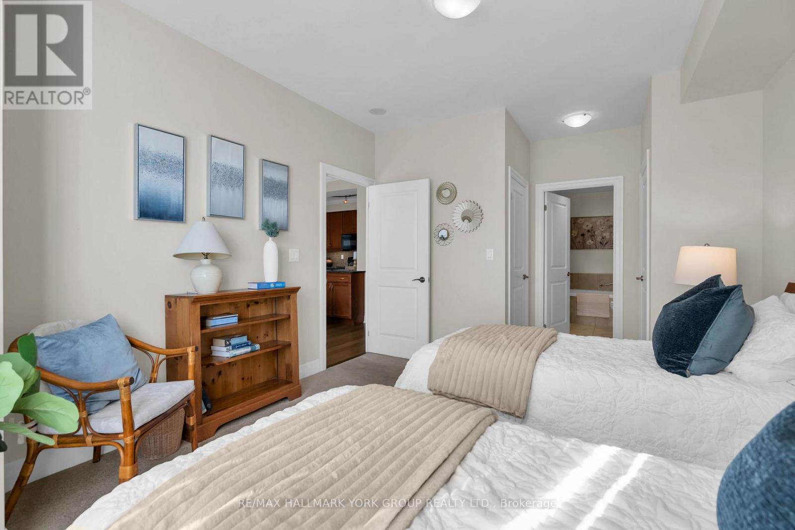 212- 180 John West Way, Aurora, ON photo 33