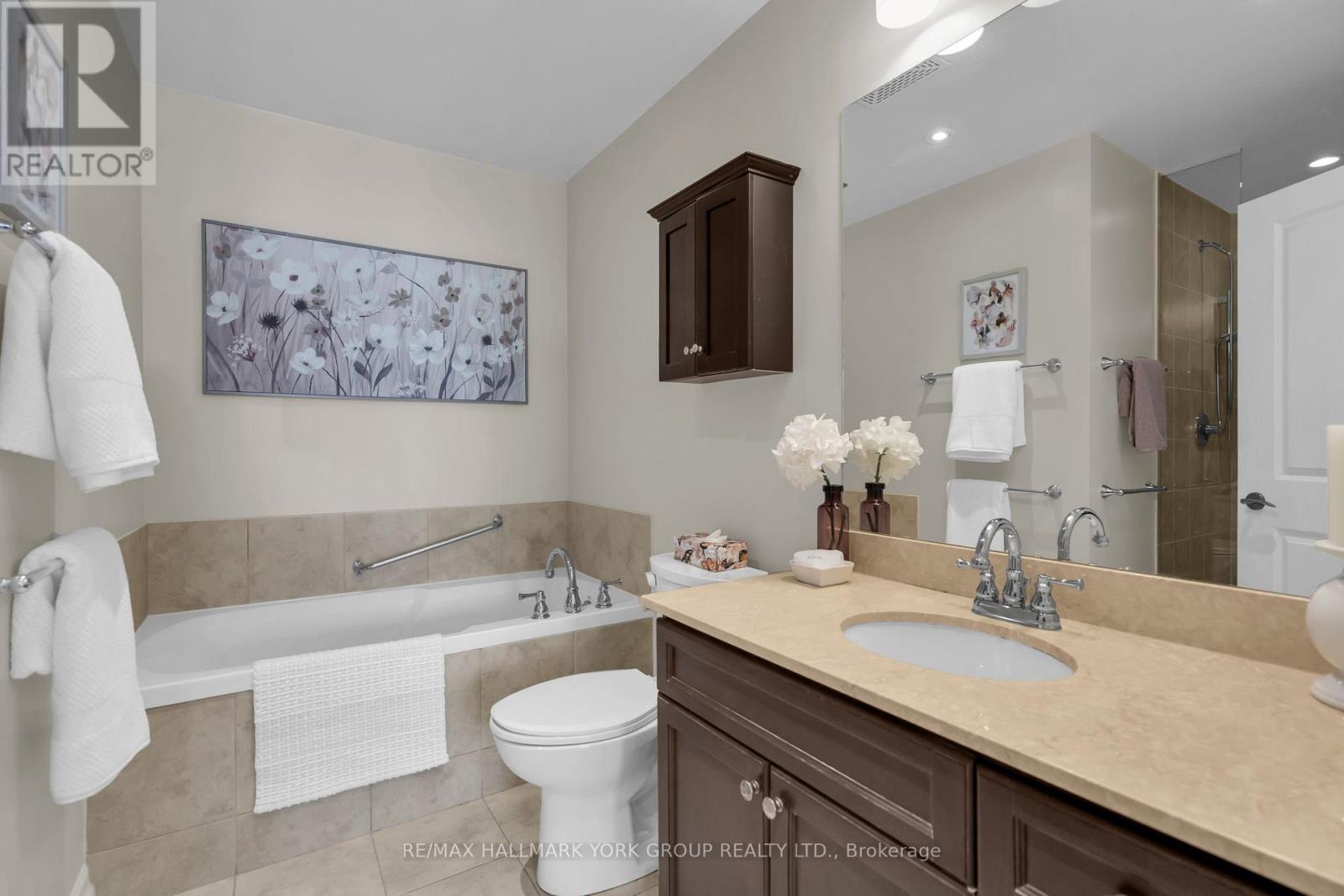 212- 180 John West Way, Aurora, ON photo 36