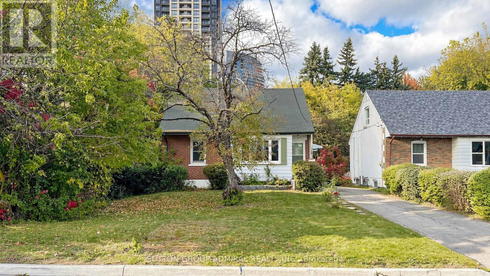 10 Highland Park Boulevard, Markham, ON