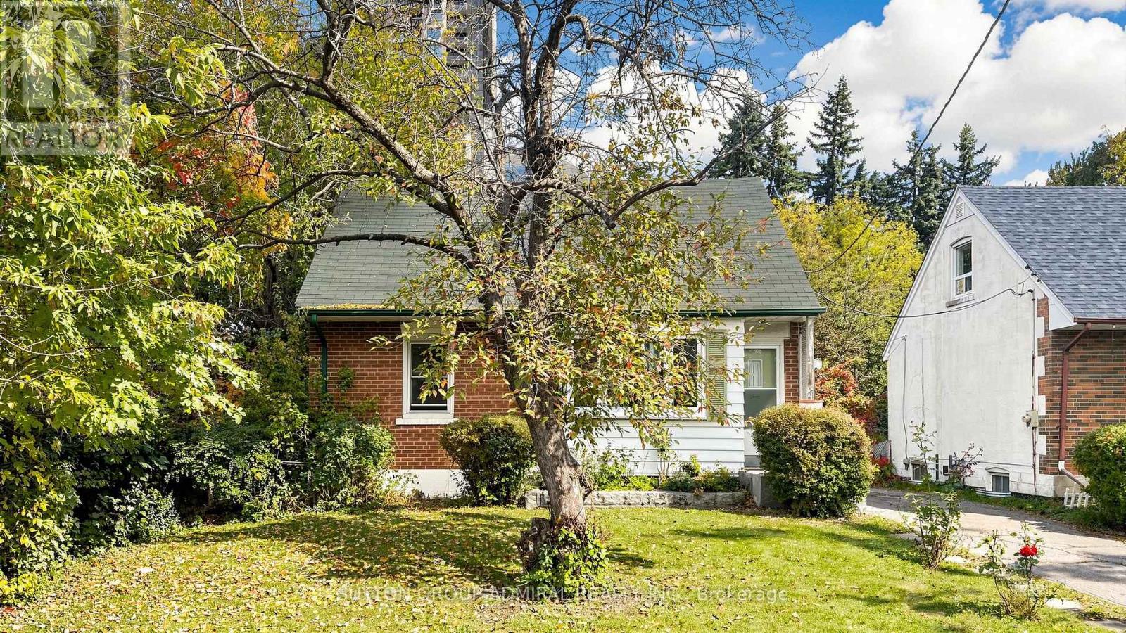 10 Highland Park Boulevard, Markham, ON photo 3