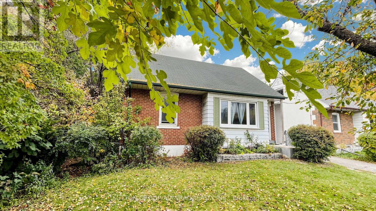 10 Highland Park Boulevard, Markham, ON photo 4
