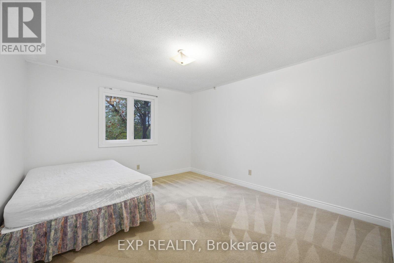 20 Devlin Place, Aurora, ON photo 19