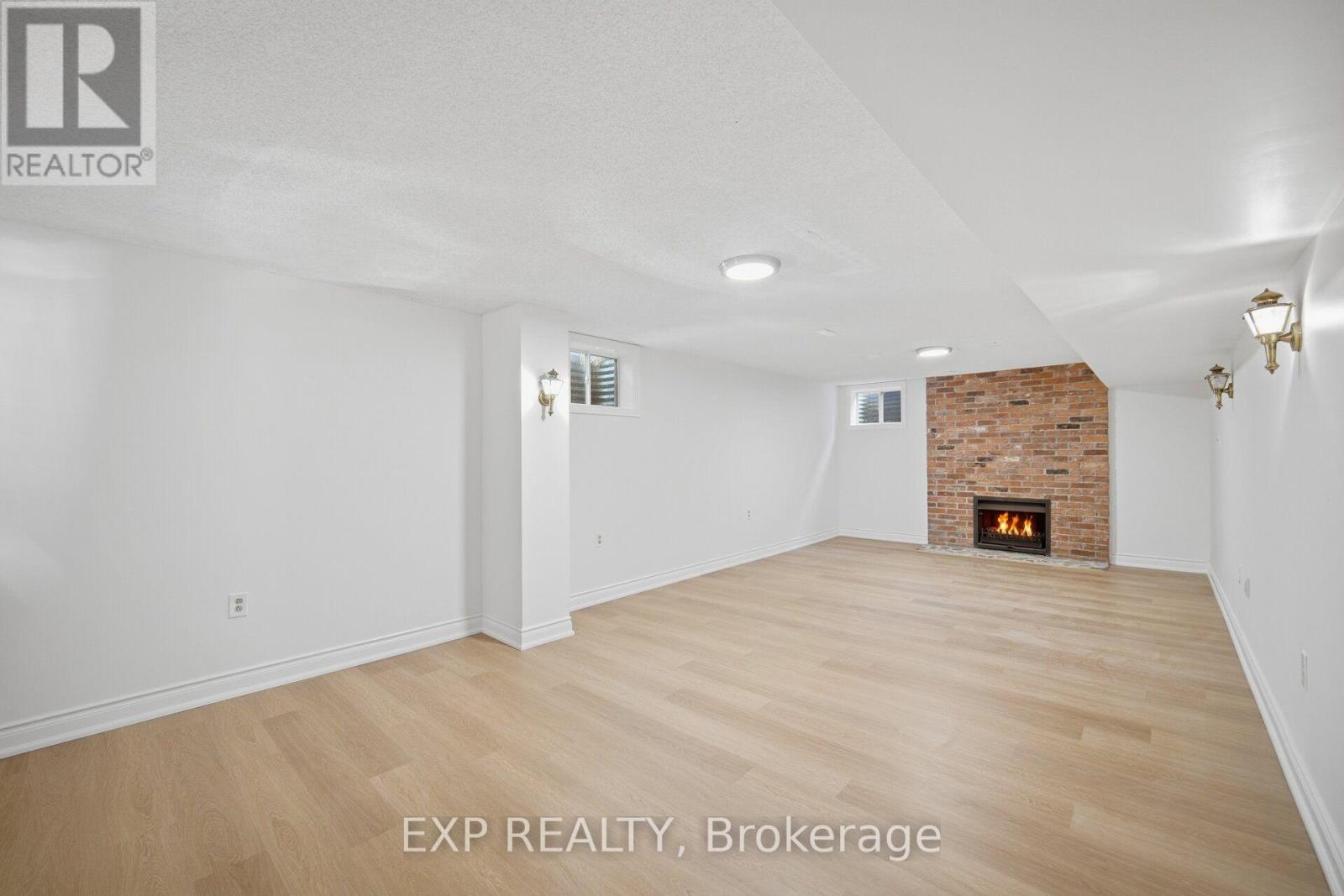 20 Devlin Place, Aurora, ON photo 24