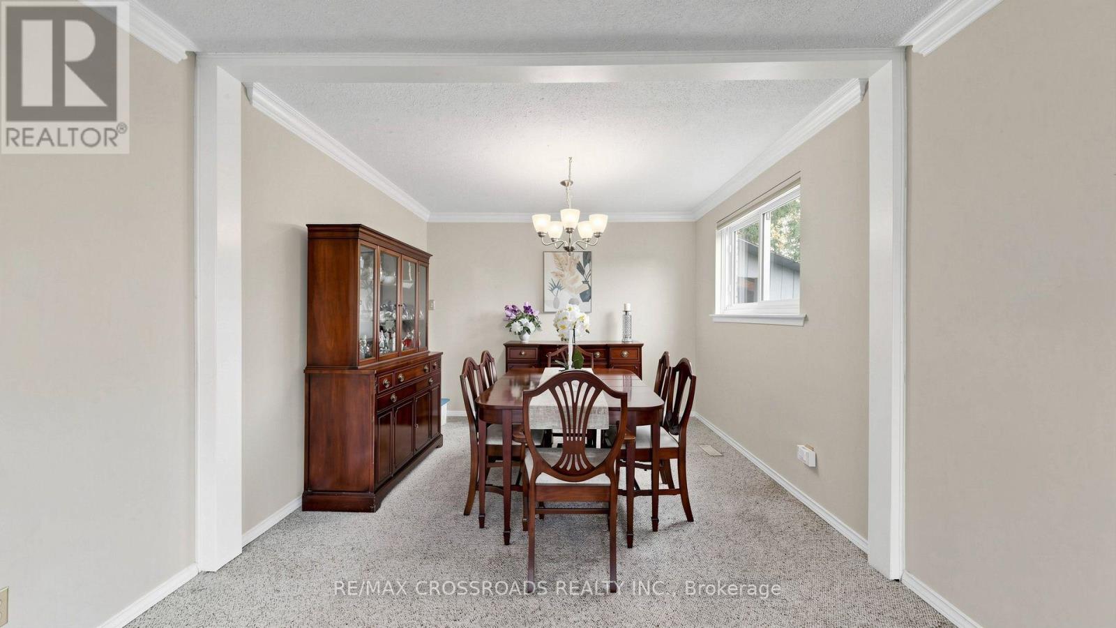 27 Hagerman Boulevard, Markham, ON photo 3