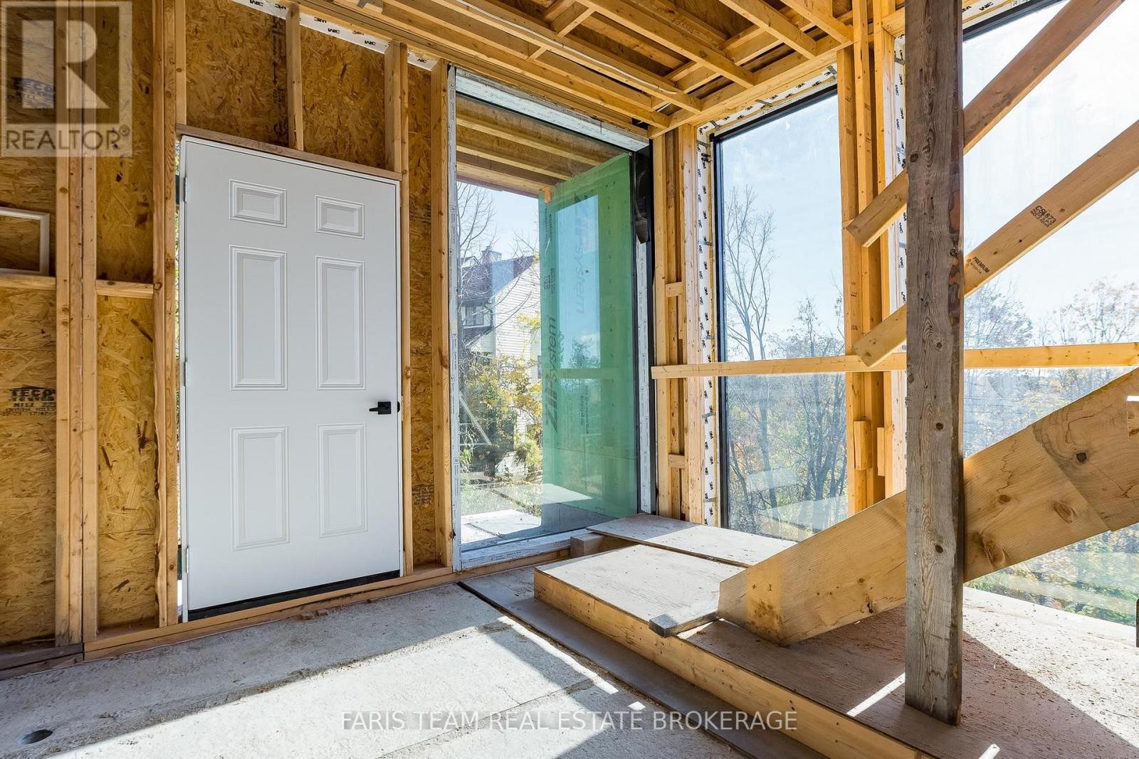 11 Pine Point, Oro-Medonte, ON photo 4