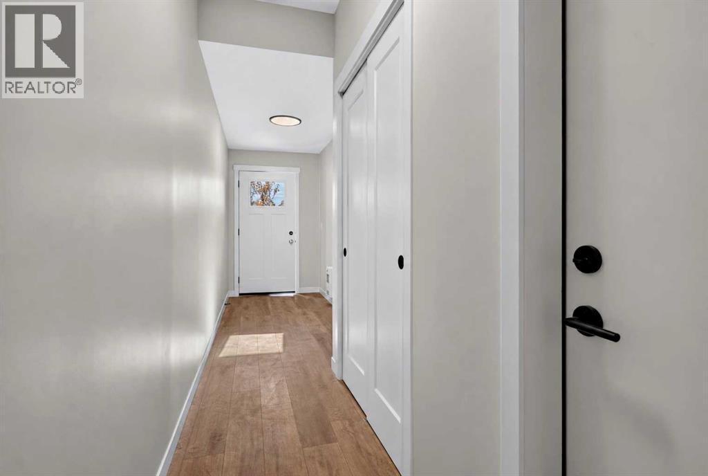 705, 30 Creekside Villas SW