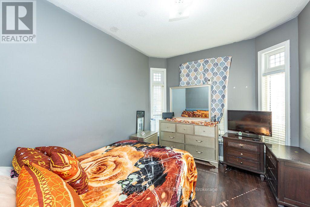 1 BOUVIER GATE - 41