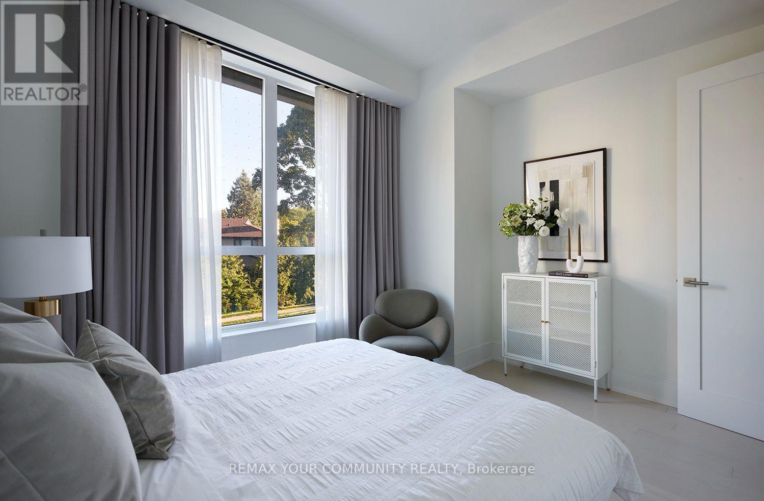 TH118- 259 Kingsway, Toronto, ON photo 10