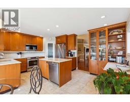 4pc Bathroom - 121 Sierra Morena Green Sw, Calgary, AB T3H3E4 Photo 11