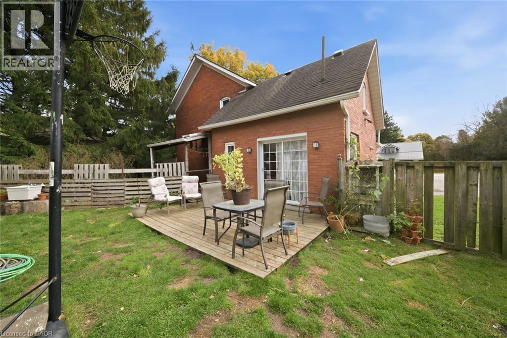 424 MAIN Street E - 26