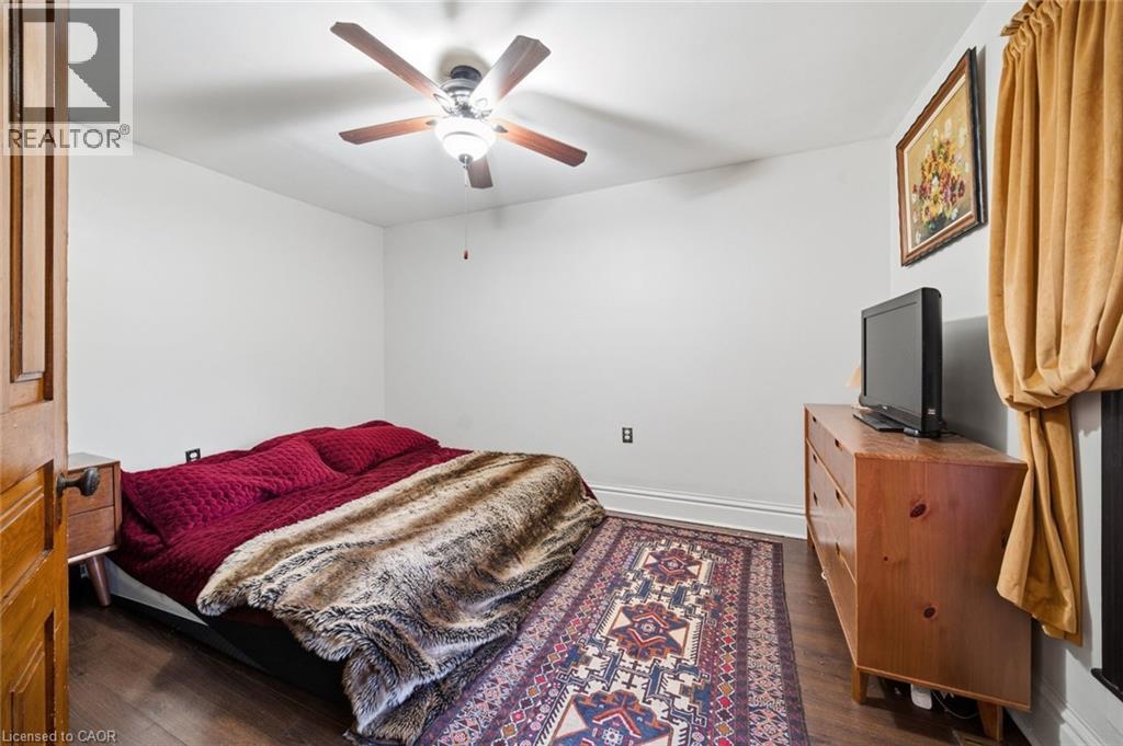 424 MAIN Street E - 20
