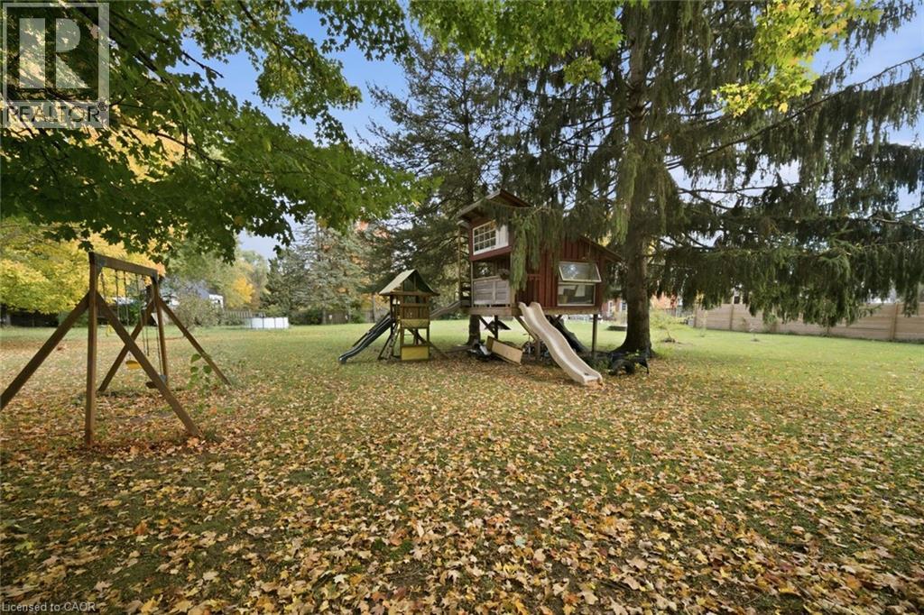 424 MAIN Street E - 38