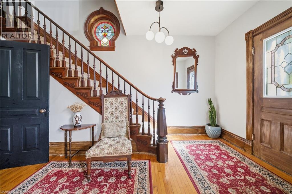 424 MAIN Street E - 14
