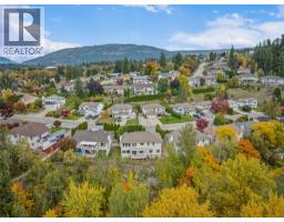 Bedroom - 251 17 Street Se, Salmon Arm, BC V1E1R7 Photo 8